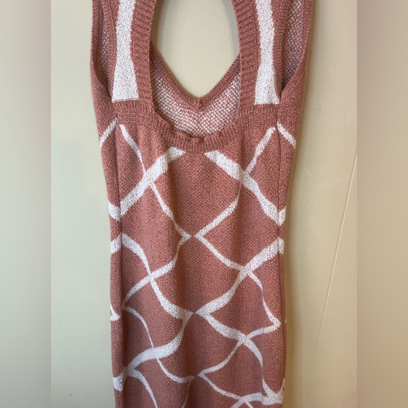 Fashion Nova Women Sweater Dress. Deep V Front Back is out size M - Picture 10 of 16